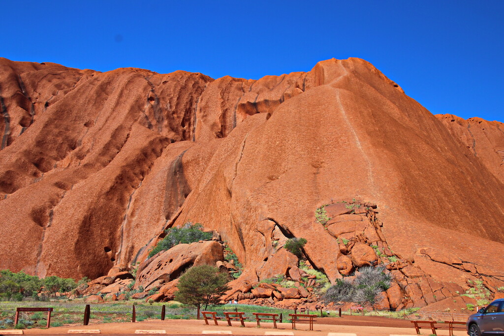 Uluru - The Old Climb by terryliv