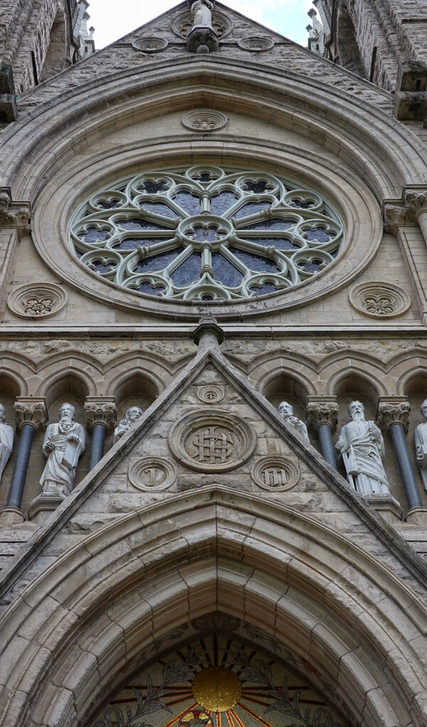 Detail of the Portal by ljmanning