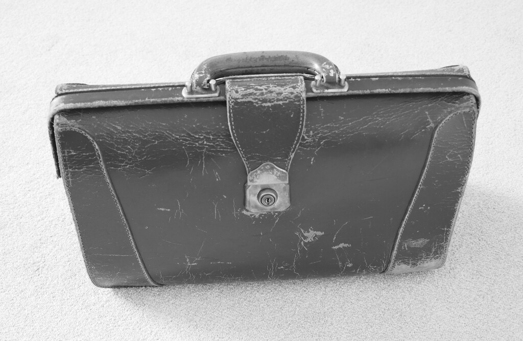 3Aug The briefcase by delboy207