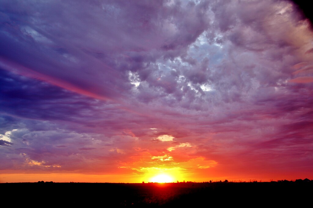 Sunset Sky by lynnz