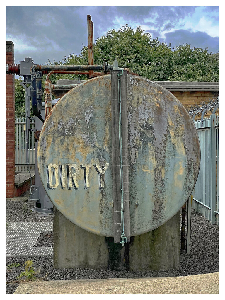 2021-08-07 Dirty by cityhillsandsea