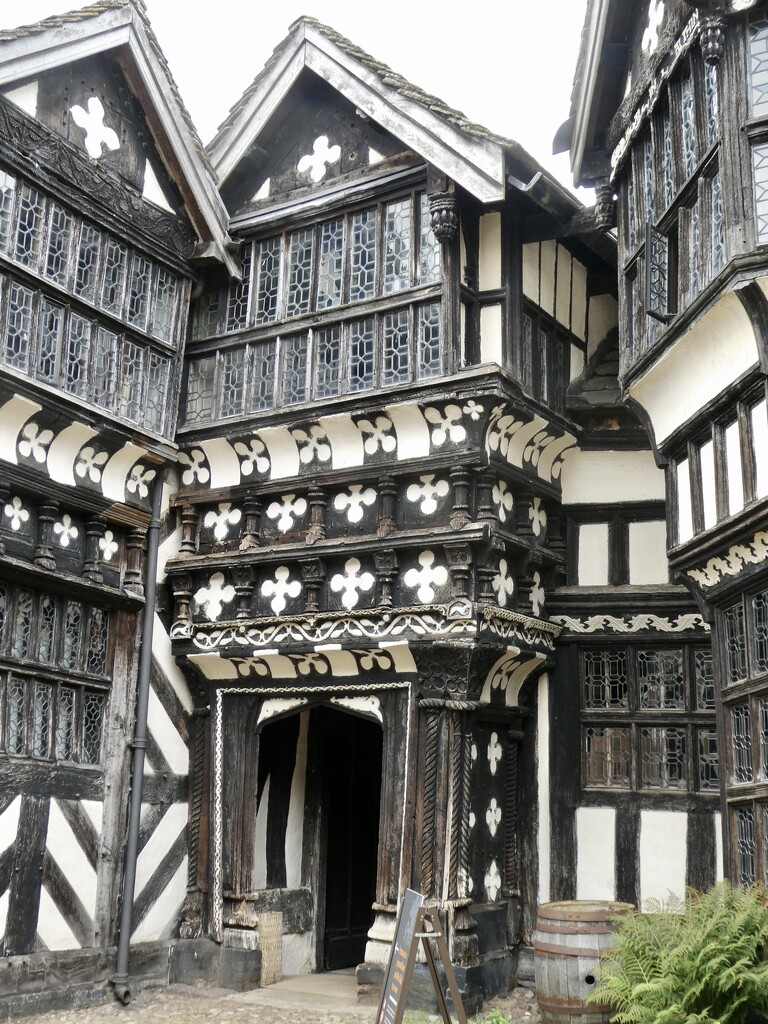 Little Moreton Hall by orchid99