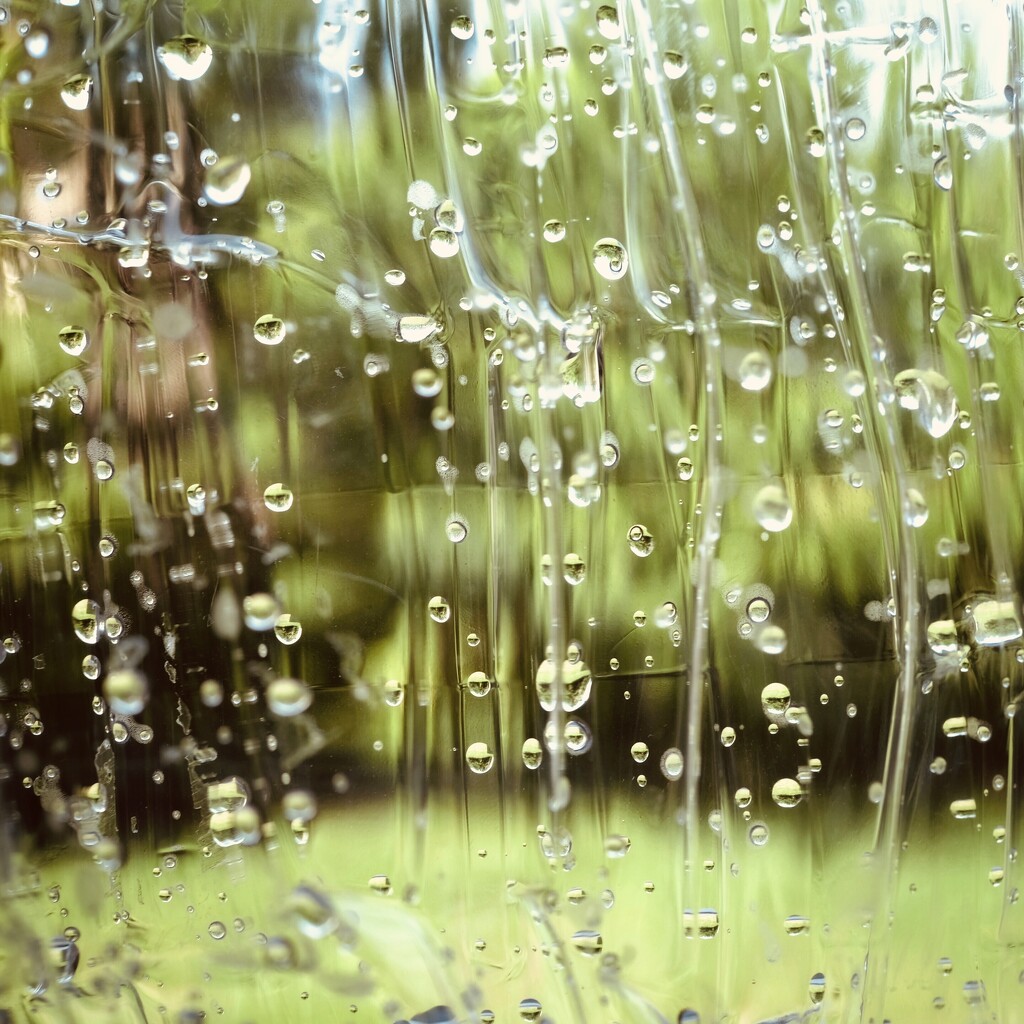 Rainy bubbles by joemuli