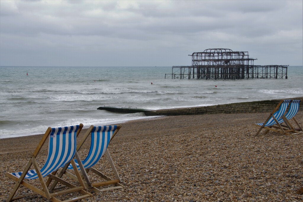 Quarters Composition - Quiet Brighton Beach by 30pics4jackiesdiamond