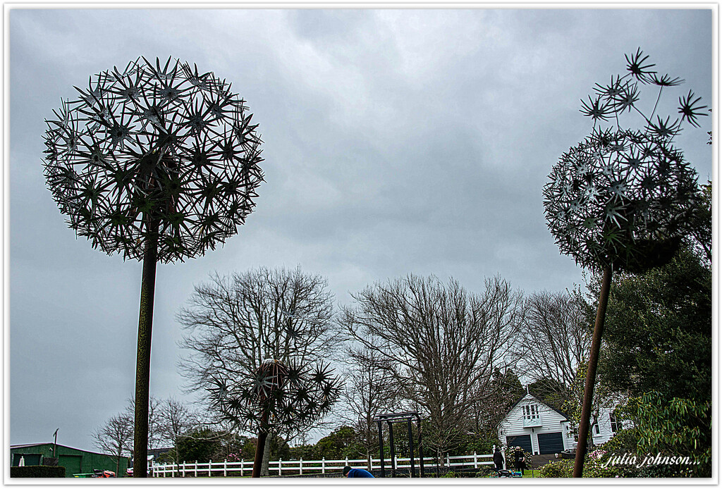Giant Dandelions by julzmaioro