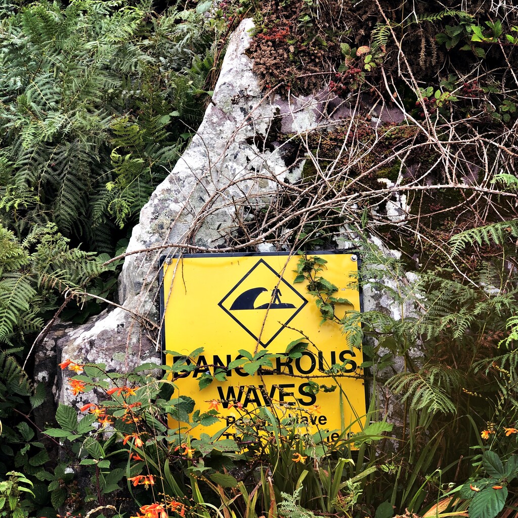 Dangerous waves by mastermek
