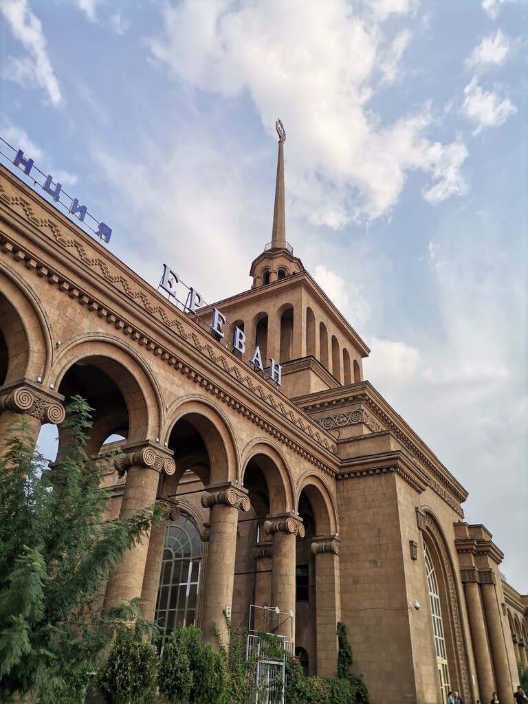 Yerevan Train Station by gerry13