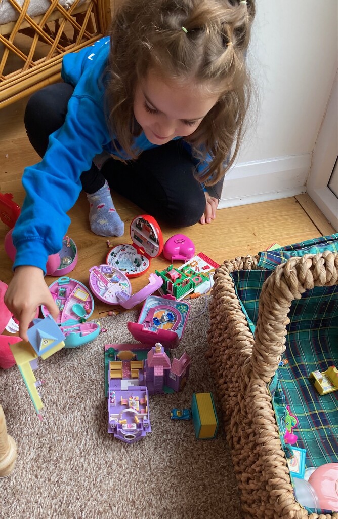 Another Polly Pocket Fan by elainepenney