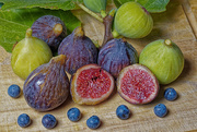 8th Sep 2021 - Figs from the neighbor