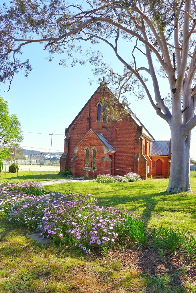 St Peter's Anglican Church by leggzy