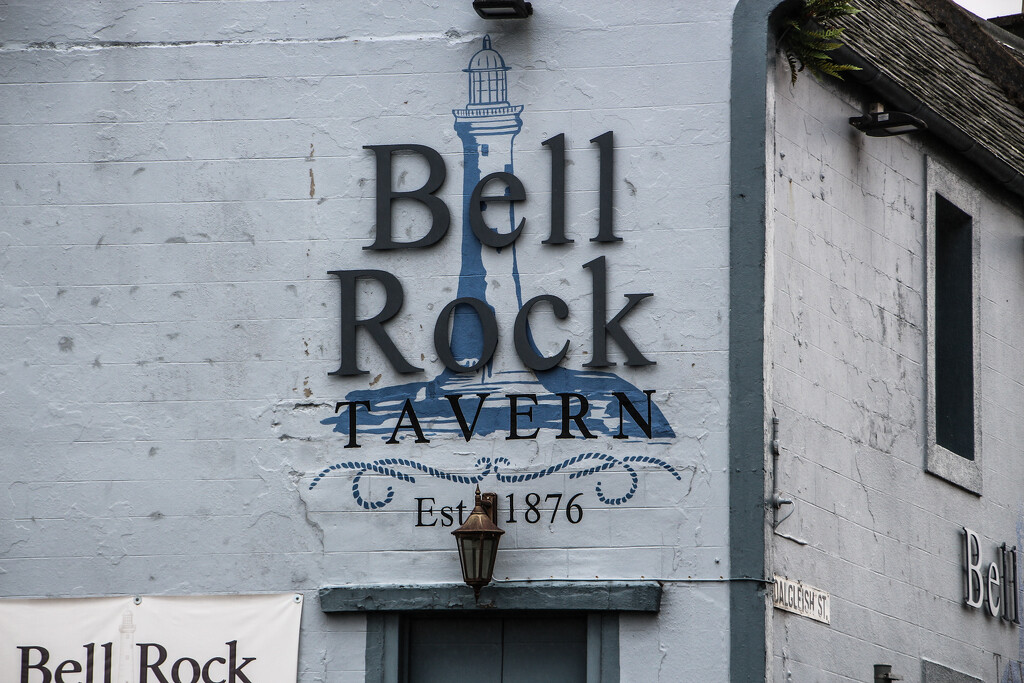 Bell Rock Tavern by nodrognai