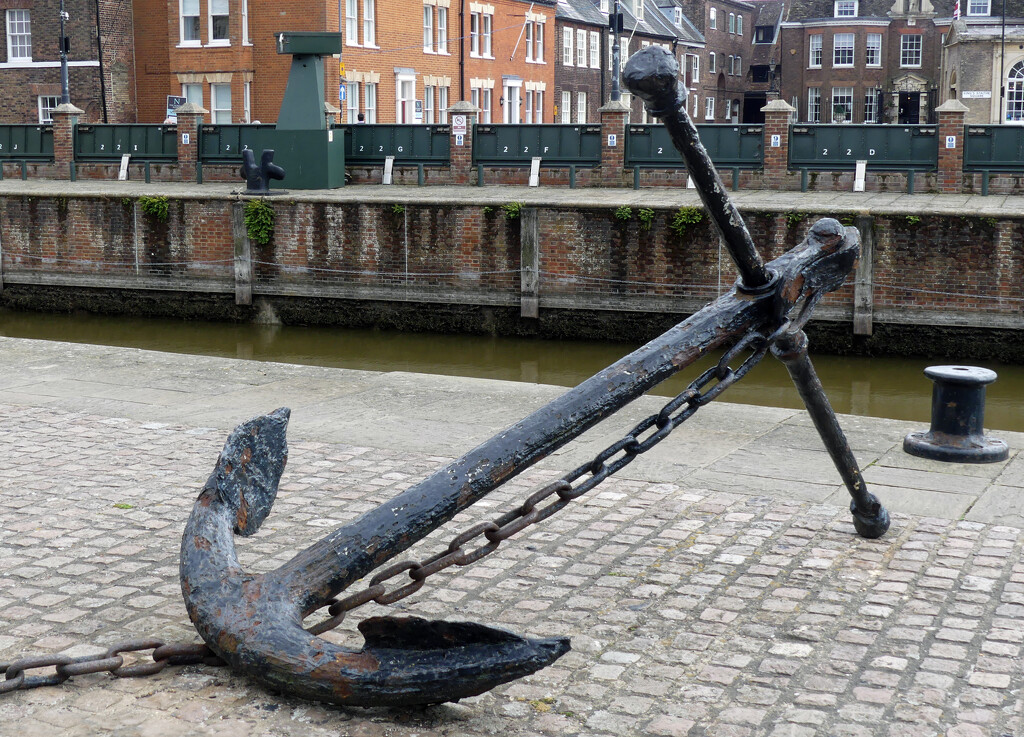 Old anchor, King's Lynn by gareth