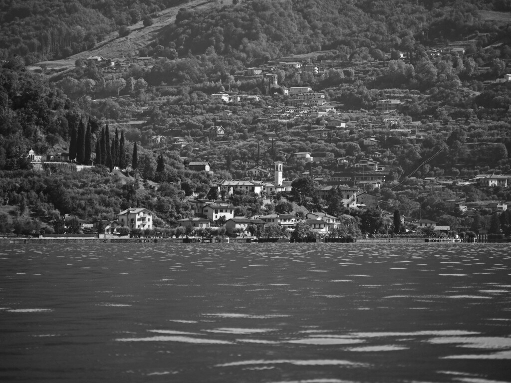 Lago di Iseo in b&w by jacqbb