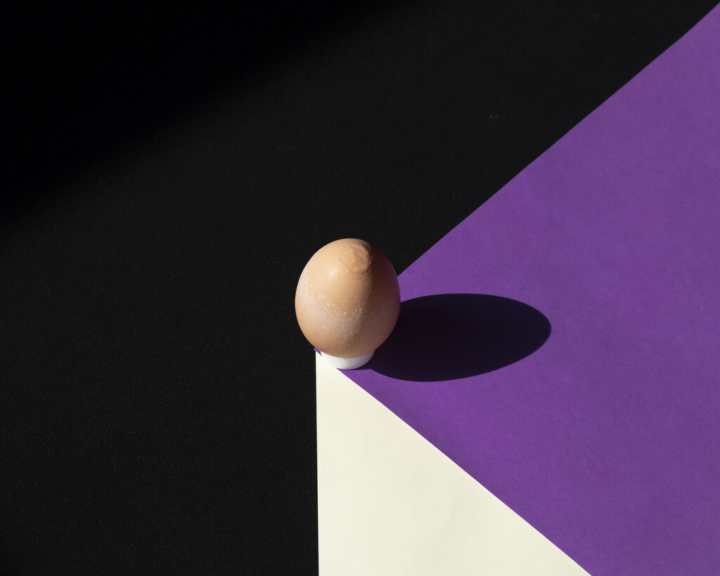 Balancing egg by suez1e