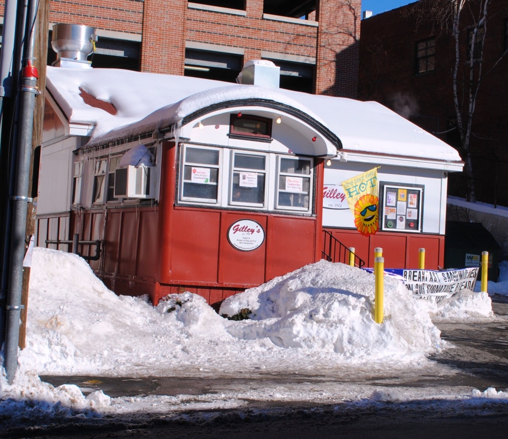 Gilley's  Diner, Portsmouth NH by dorim