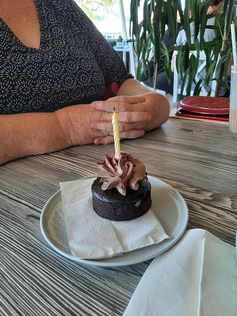 Birthday Cupcake  by mozette