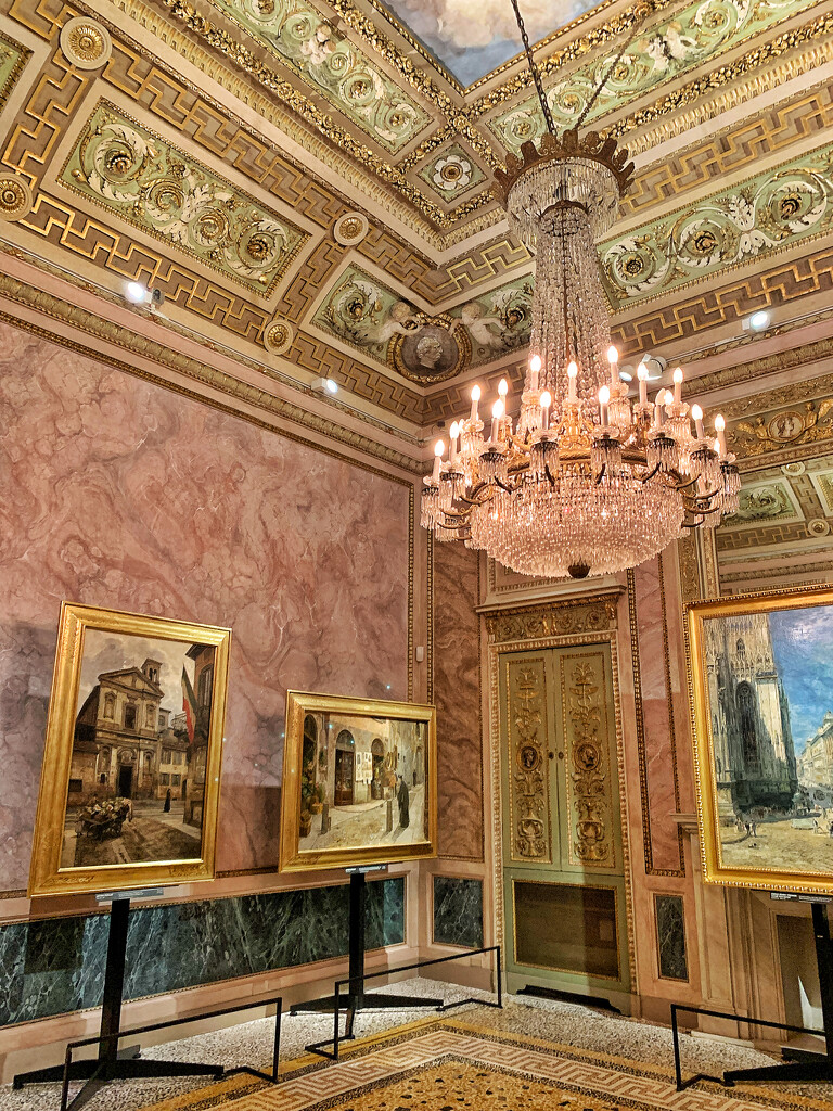 Inside the gallerie d’Italia.  by cocobella