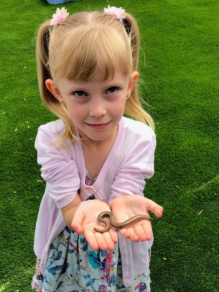  Niamh with a Slow Worm ......... by susiemc