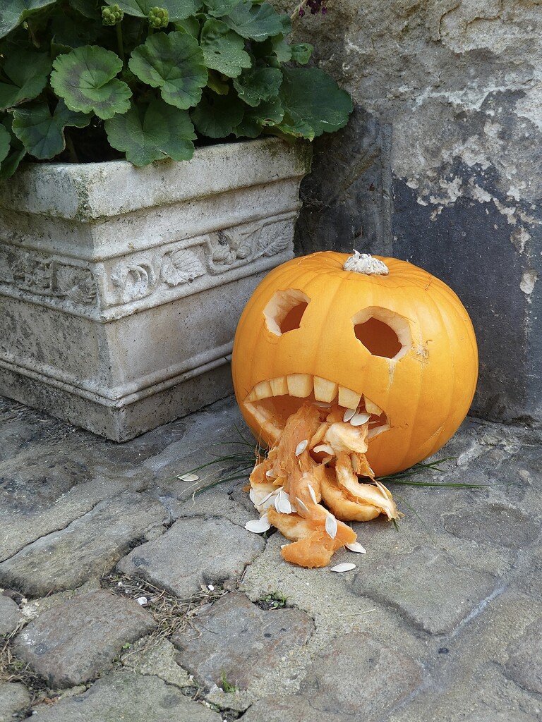 Poorly Pumpkin  by wakelys