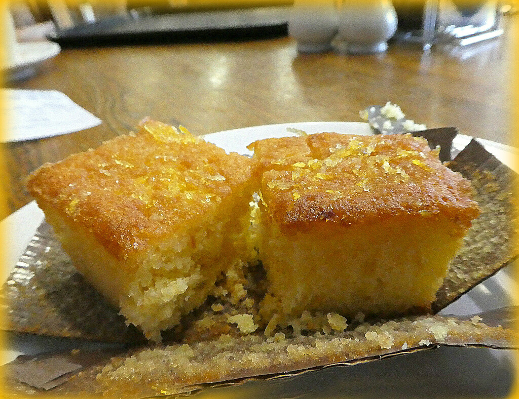 Lemon Drizzle Cake  by wendyfrost