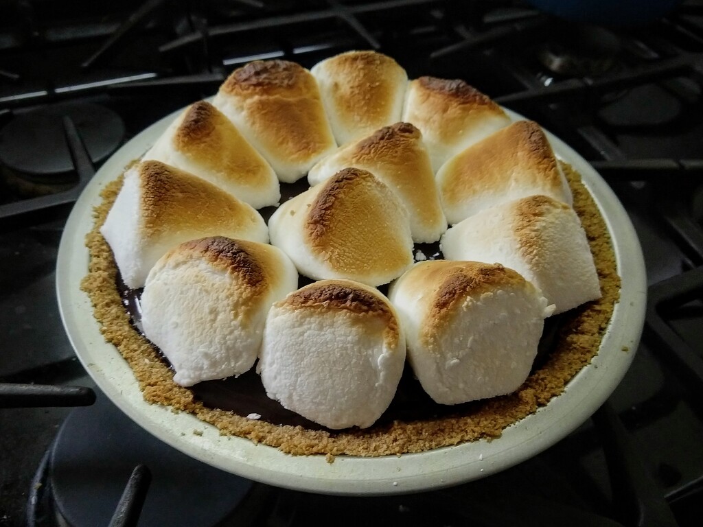 S'mores Pie! by batfish