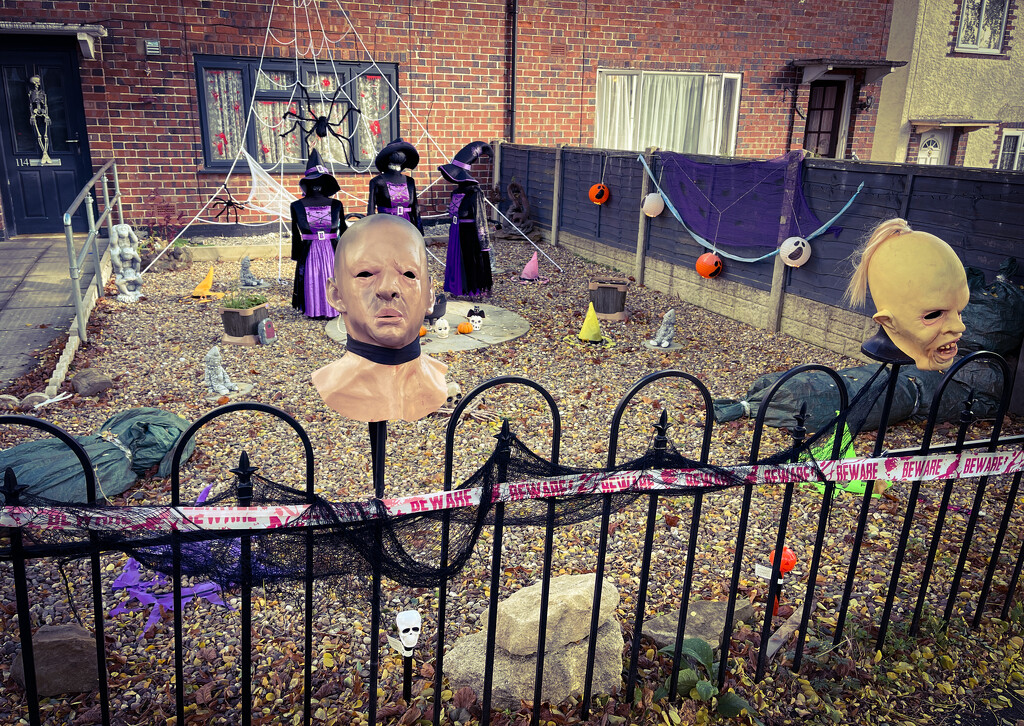 Halloween garden by tinley23