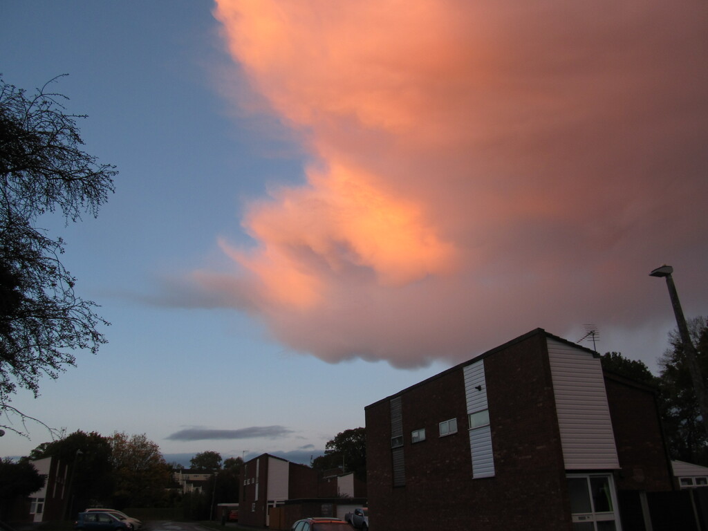 Cloud at sunset by speedwell