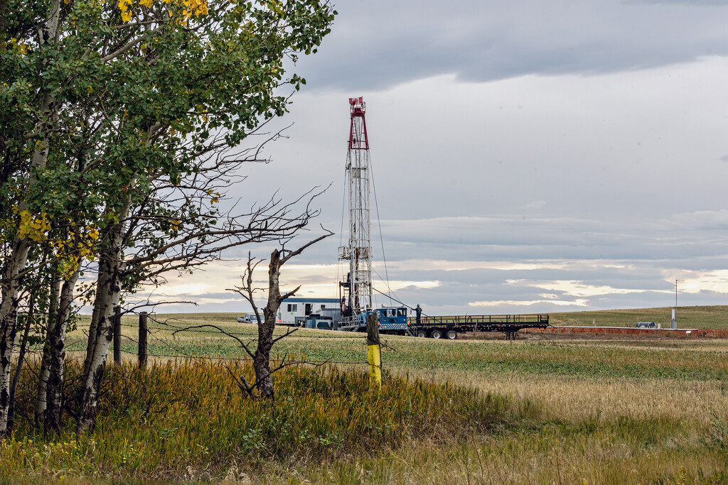 Oil Rig and Agriculture by farmreporter