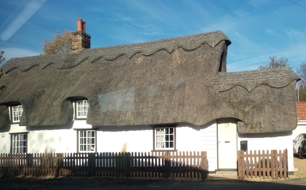 Thatched Cottage by g3xbm