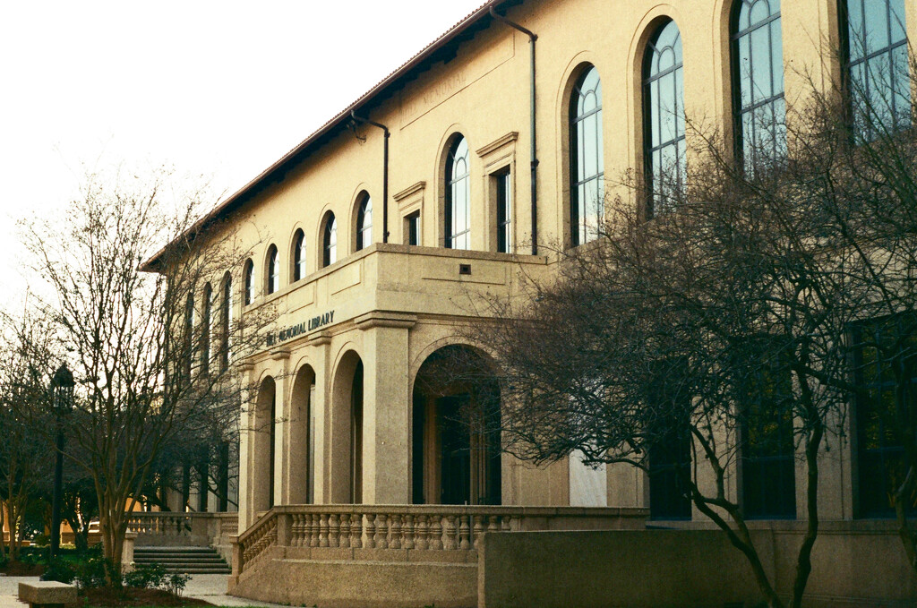 Hill Memorial Library, LSU by eudora