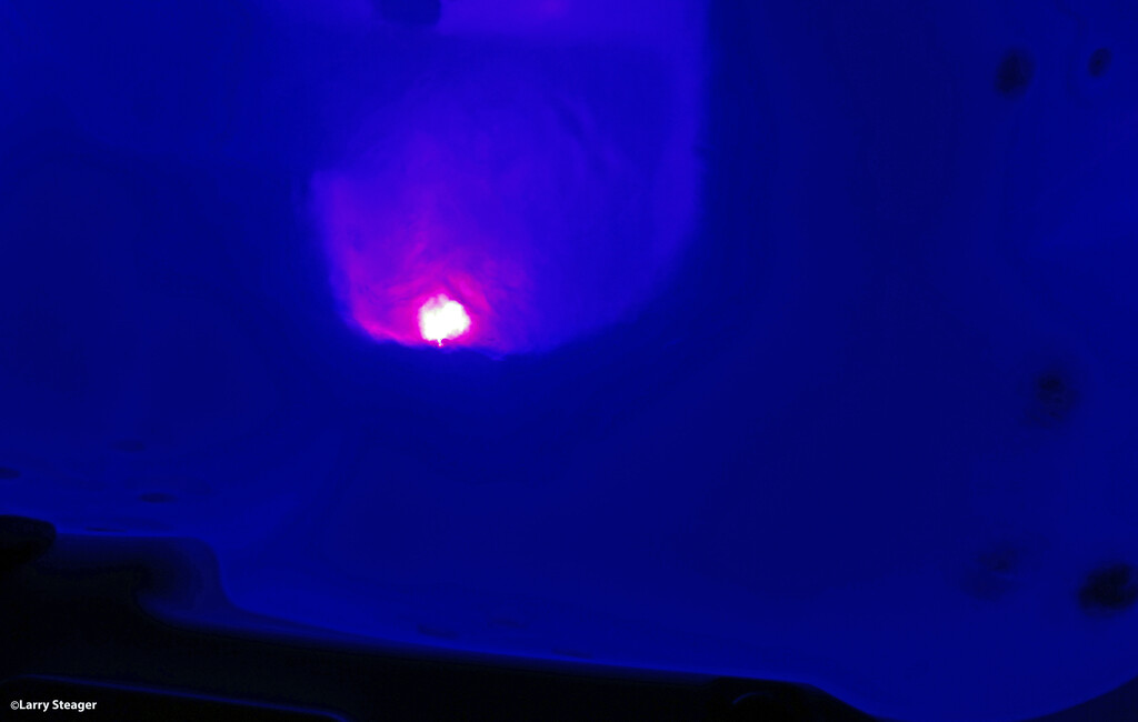 Lights underwater by larrysphotos