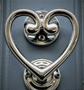 7th Nov 2021 - A heart shaped door knocker.