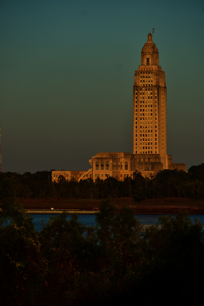 Louisiana State Capitol by eudora