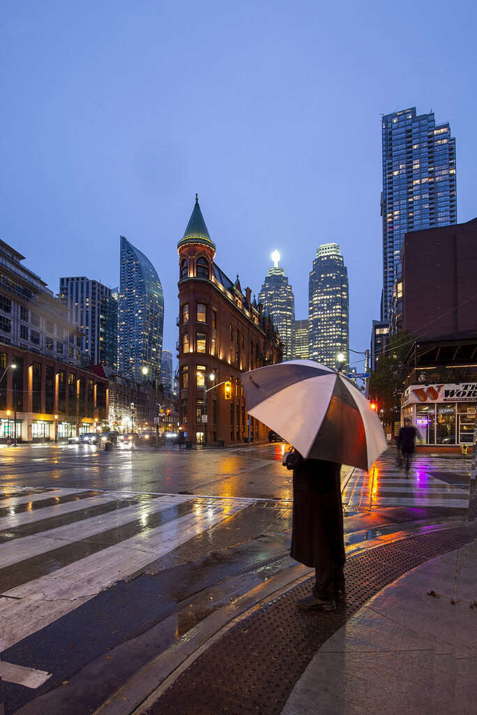 A Rainy Night in Toronto by pdulis