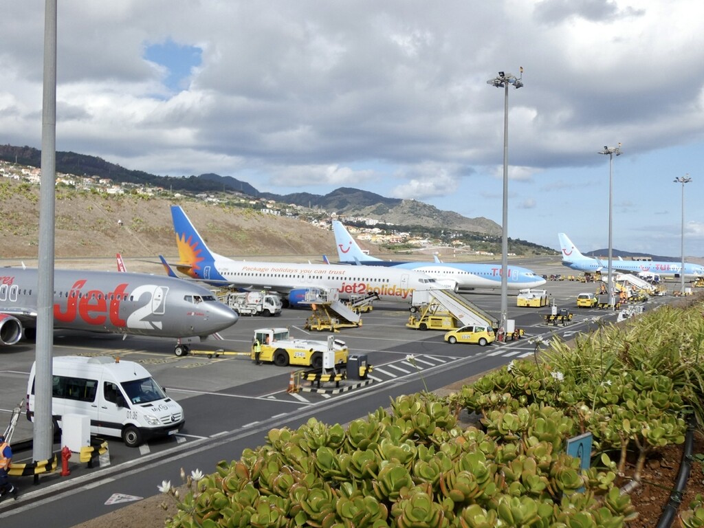 Madeira airport by orchid99