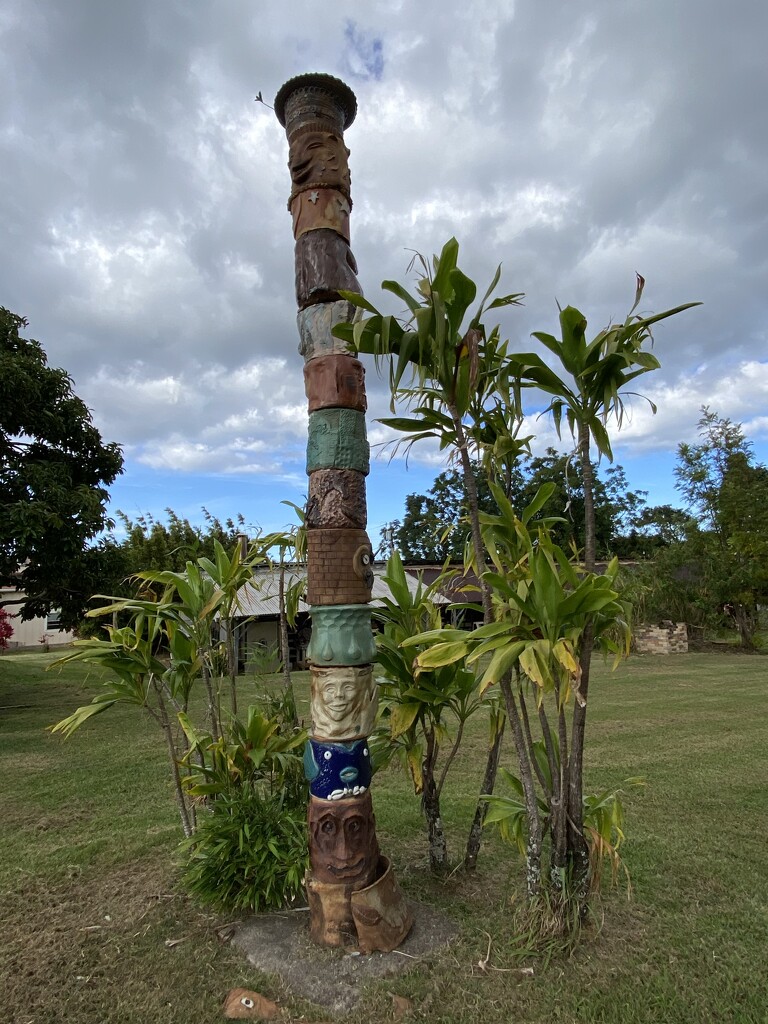 Clay Totem on Maui by clay88