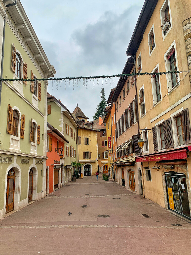 Street of Annecy.  by cocobella