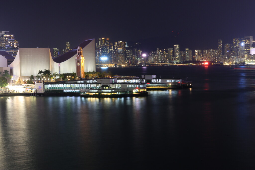 Night live in Victoria harbour by wh2021