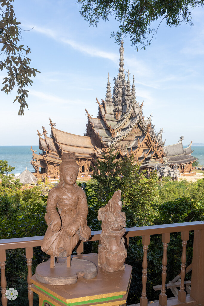 Sanctuary of Truth by lumpiniman