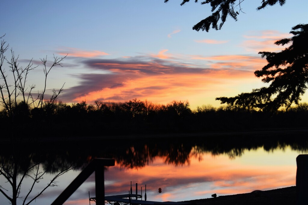 Sunrise on Long's Pond by sandlily