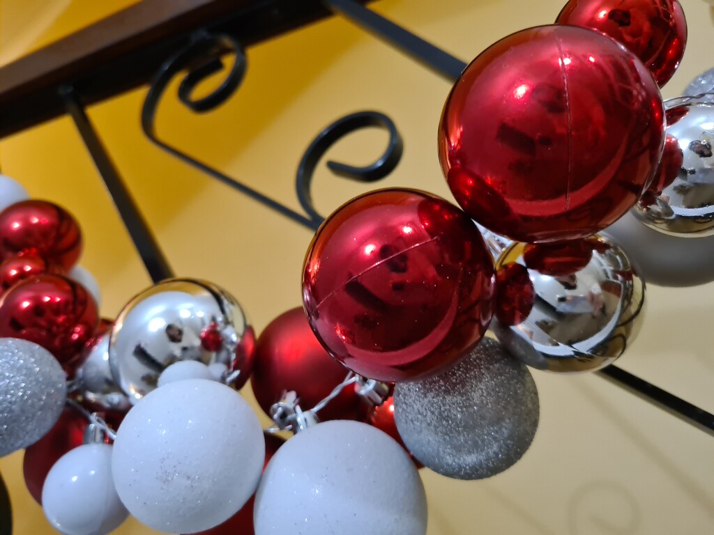 Bauble Garland by serendypyty