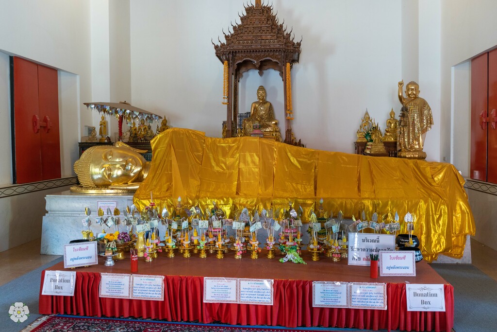Reclining Buddha by lumpiniman