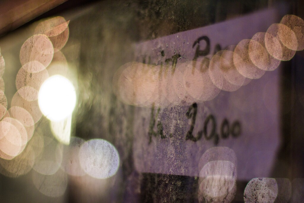 Playing with bokeh and light by okvalle