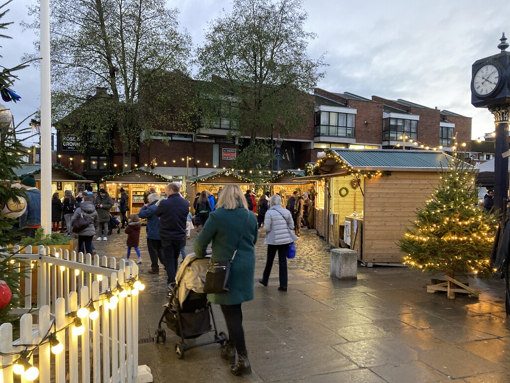 Christmas Market Open by elainepenney