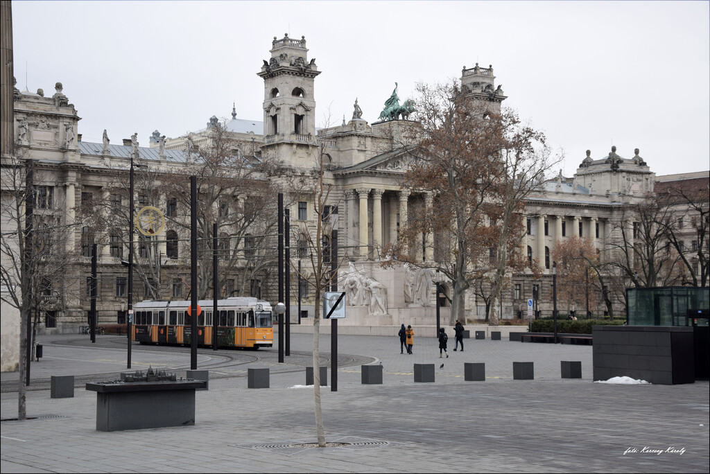 Yellow tram in Kossuth Square. by kork