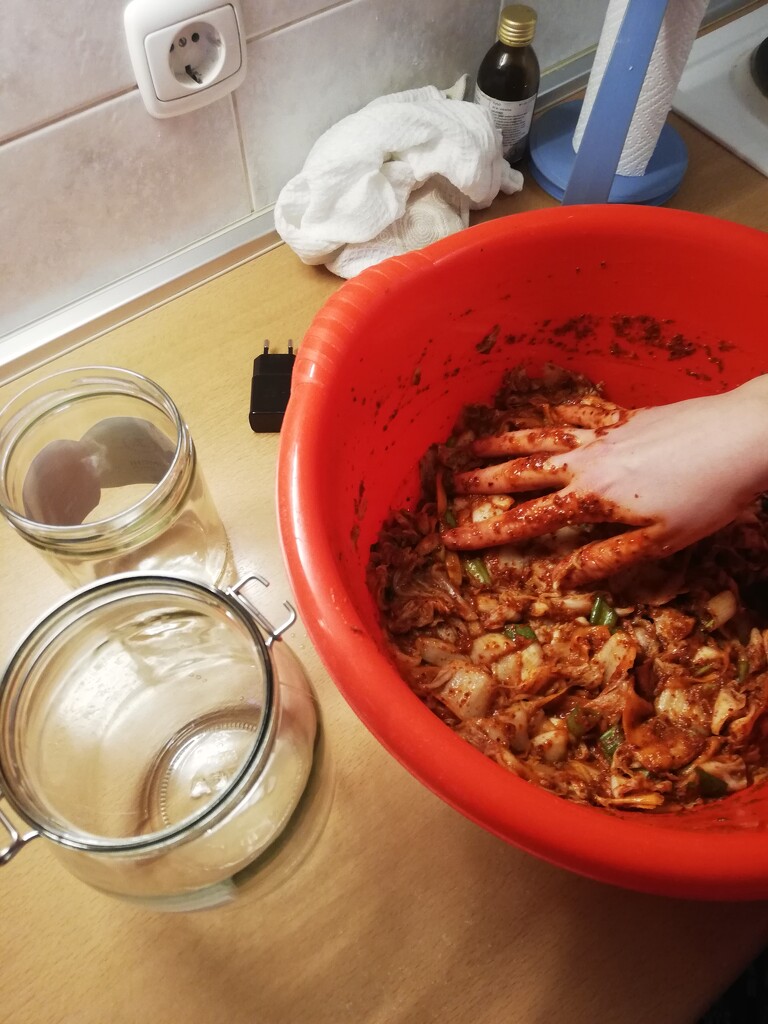 Making kimchi by nami