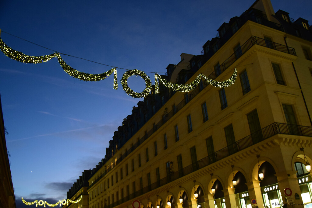 parisian christmas decoration by parisouailleurs