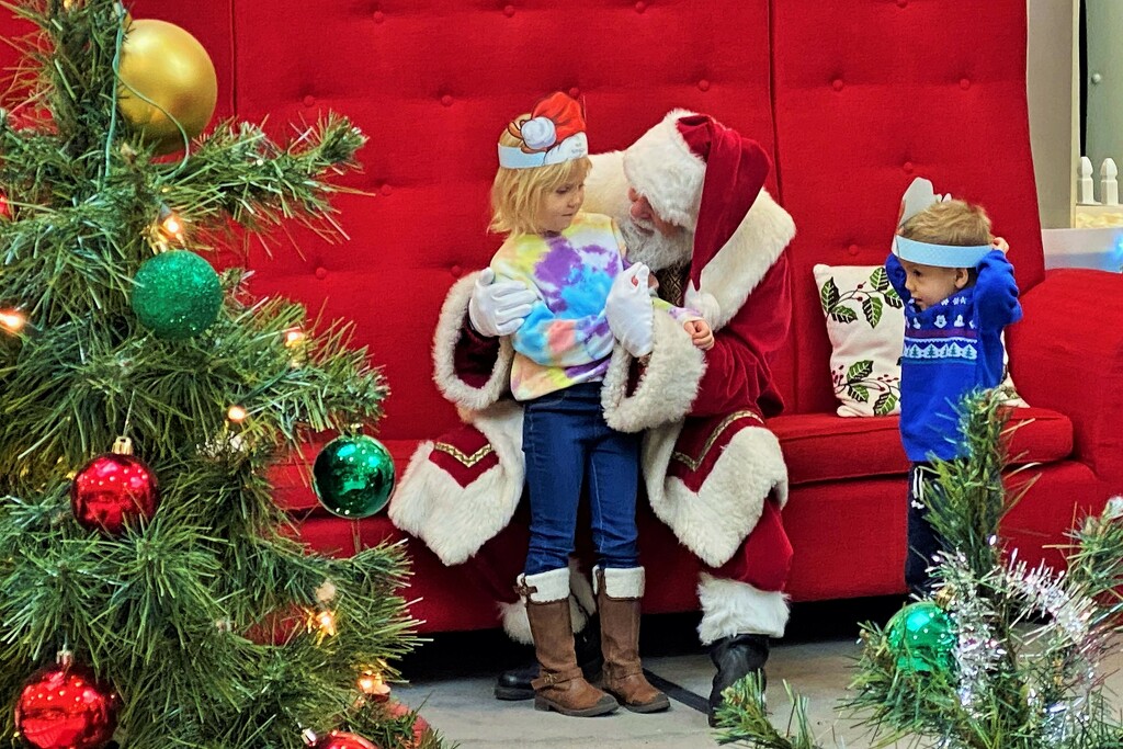 A serious talk with Santa by tunia