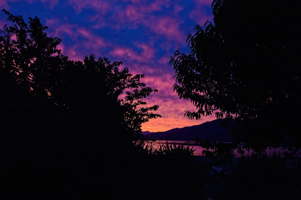 Sunset blues by kiwinanna