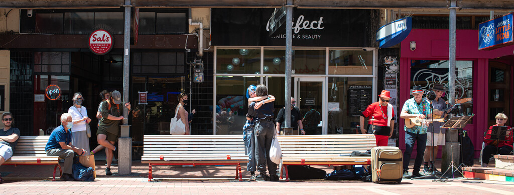 Life on Cuba Street by yaorenliu